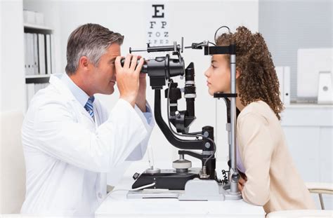 What To Expect When Seeing Your Optometrist For Eye Exams?