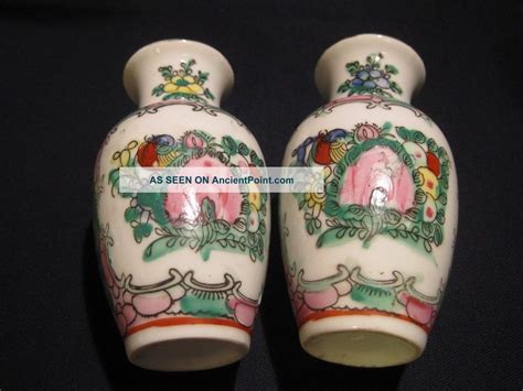 Porcelain Pair Vase Mandarin