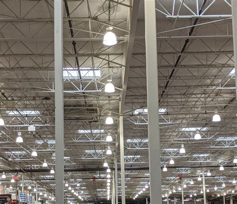 This light at Costco. | /r/MildlyInfuriating | Mildly Infuriating ...