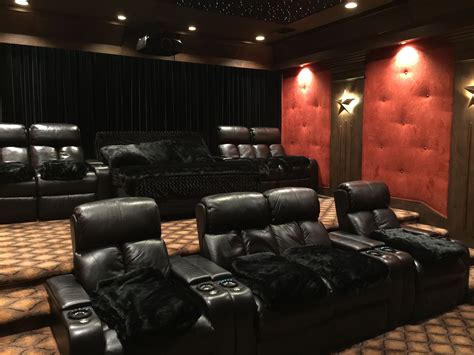 2018 Media Room -Has all of the Bells and Whistles...even an Adjustable ...