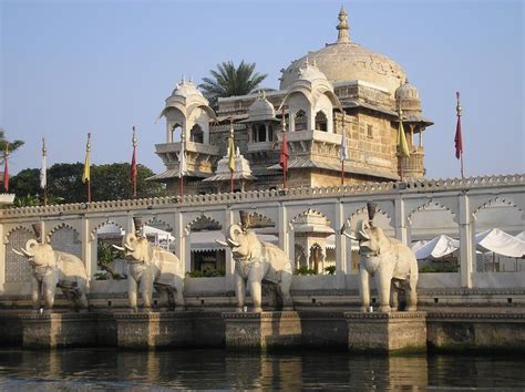 Jag Mandir is an island palace situated on the Pichola lake. It was bulit in 17th century India ...