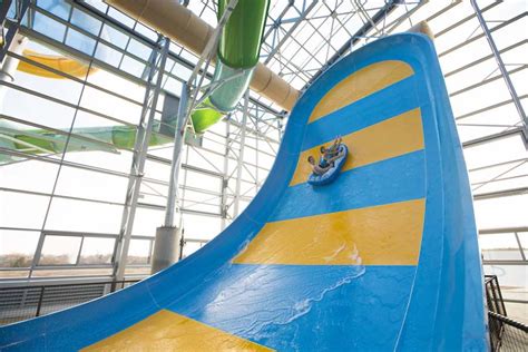 Epic Waters indoor waterpark and its retractable roof | blooloop