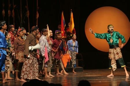 10 Contoh Teater Tradisional di Indonesia Lengkap Dengan Gambar - Halaman 2 dari 2