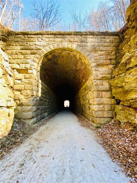 Katy Trail: Rocheport Tunnel Hike - thatawaydad.com