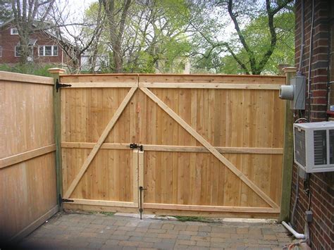 Diy Wood Driveway Gate Plans - WOODWORKING