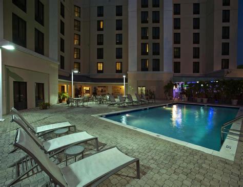 Hampton Inn and Suites Miami-Doral/Dolphin Mall Hotel (Miami (FL)) - Deals, Photos & Reviews