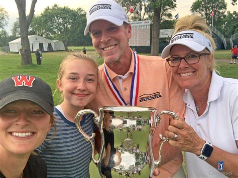 Steve Stricker & family with trophy | | wisconsin.golf