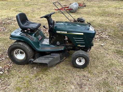 Craftsman LT1000 Riding Mower With Grass Catcher - Baer Auctioneers ...