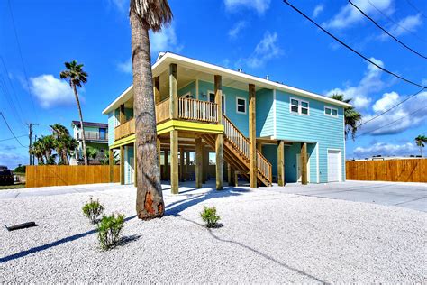 The Beach House - Home Rental in Port Aransas