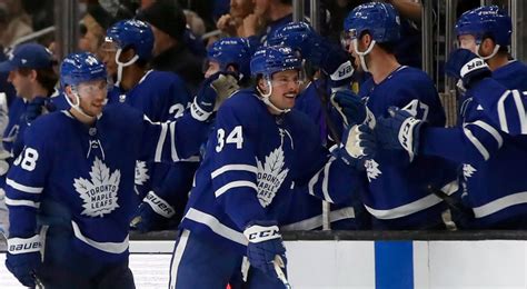 Maple Leafs' offence erupts with goal-a-palooza for most decisive win of season