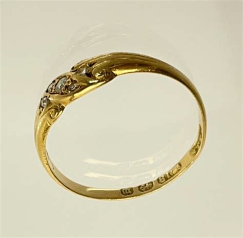 Victorian 18ct Gold Diamond Scroll Ring 1896 Size O1/… - Gem