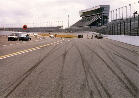 File:Daytona International Speedway skidmarks on racetrack view of grandstand.jpg - Wikipedia