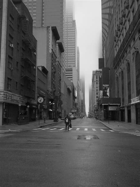 Empty streets nyc : r/streetphotography