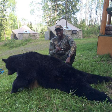 Bear Hunting in BC, Guided Bear Hunts with BC Guide Outfitters in BC Canada