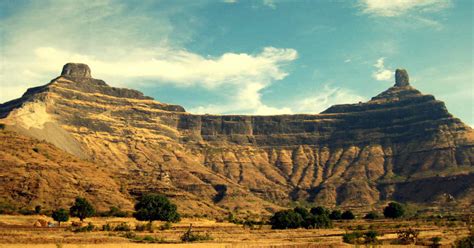 Nashik, Jalgaon to witness thundershowers soon; harvesting of crops ...