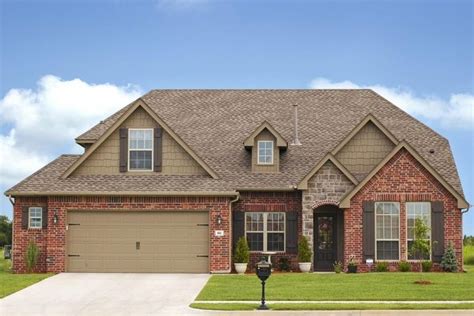 64 Exterior Paint Colors With Brown Brick http://prohousedecor.info/64-exterior-paint-colors ...