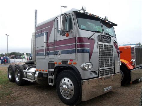 Tracteur WHITE FREIGHTLINER Cabover | Freightliner trucks, Freightliner ...