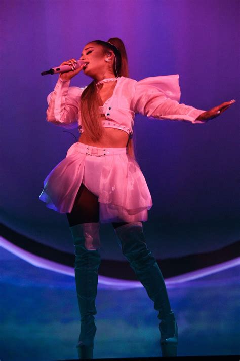 Ariana Grande - Performs Live at the "Sweetener World Tour" in London • CelebMafia