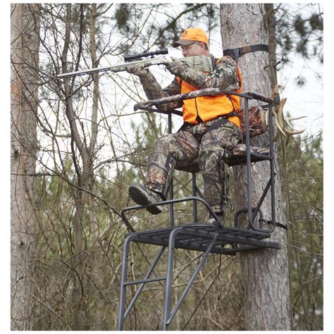 Staying Safe While Hunting From a Tree Stand: Review Tips | Sowega Live