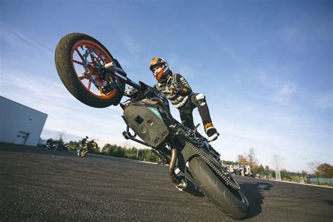 How to build a stunt bike - KTM Duke version - Rok Bagoroš