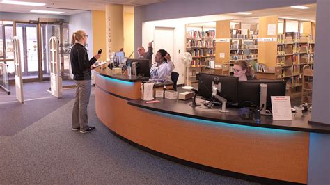 Library’s service desk gets a student-friendly makeover - UMSL Daily ...