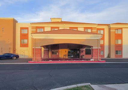 Pet Friendly Hotels in Glendale, Arizona accepting Dogs and Cats