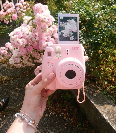 Im Frühling sehen wir Rosarot! @__a_n__k_a__ | Polaroid photography, Polaroid instax mini, Instax