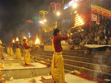 Ganga Aarti Live from Dashashwamedh Ghat Varanasi (Kashi) - YouTube