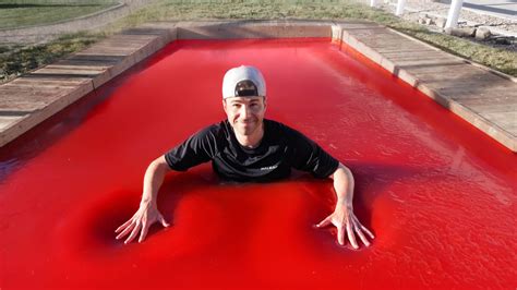 Making the World's Largest Jello Pool Was an Engineering Challenge