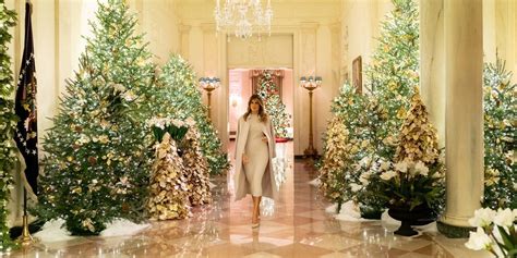 Melania Trump unveils 2019 White House Christmas decorations - CBS News