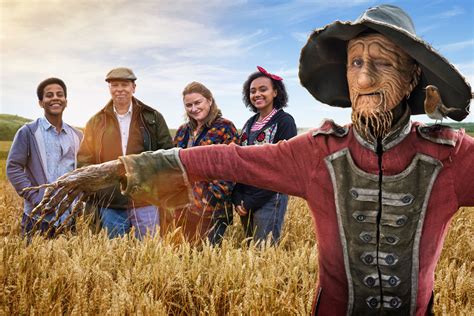 Worzel Gummidge cast: Who stars with Mackenzie Crook and what time the ...