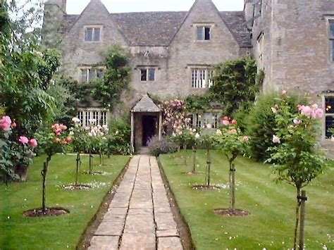 Kelmscott Manor, Glos. Home of William Morris. | Manor, William morris, Places