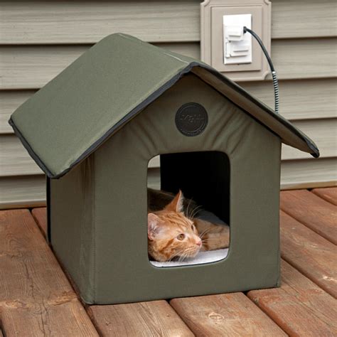 Outdoor Heated Kitty House