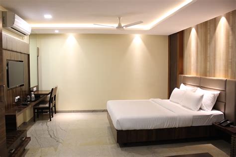 Hotel 3 Leaves Kolhapur - INR 661 OFF ( ̶2̶4̶5̶0̶ ) 𝐏𝐡𝐨𝐭𝐨𝐬 & 𝐑𝐞𝐯𝐢𝐞𝐰𝐬