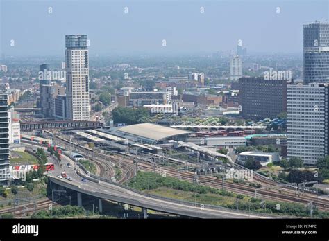 View of the Queen Elizabeth Olympic Park, Stratford, London Stock Photo ...