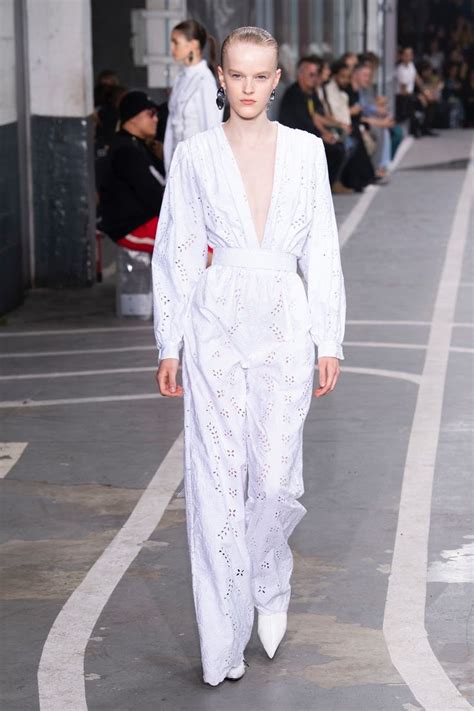 Off-White | Ready-to-Wear - Spring 2019 | Look 9 | Stylish women ...