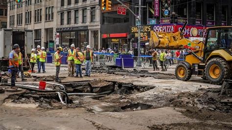 127-year-old water main gives way under NYC's Times Square, flooding ...