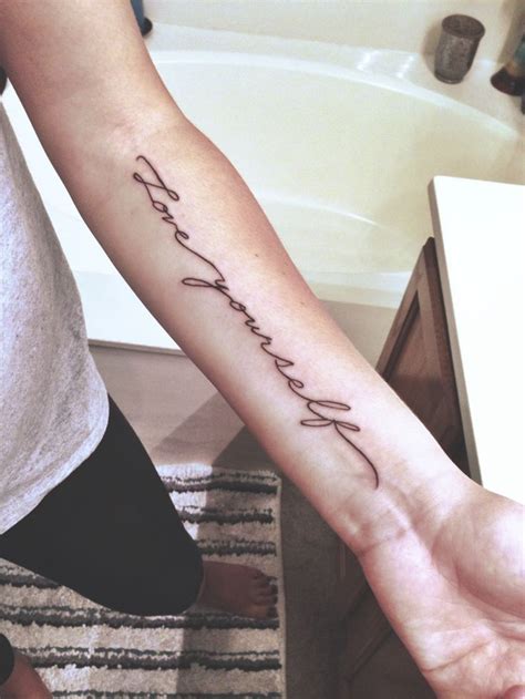 Tatouages : 50 citations qui nous inspirent | Glamour | Tatouage ...