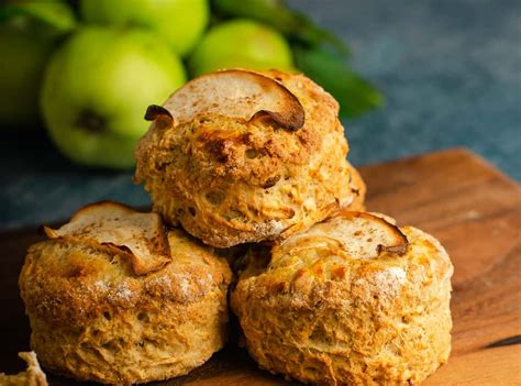 Apple & Cinnamon Scones - Lost in Food