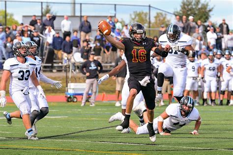 Football: Johns Hopkins' 45-game regular-season win streak ends with loss to Ursinus | Hub