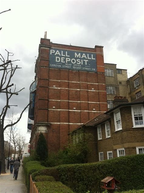 Urban Wandering: Pall Mall Deposit, London | In Search of Space