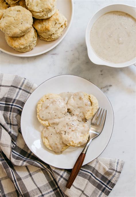 VEGAN BUTTERMILK BISCUITS & COUNTRY GRAVY - THE SIMPLE VEGANISTA