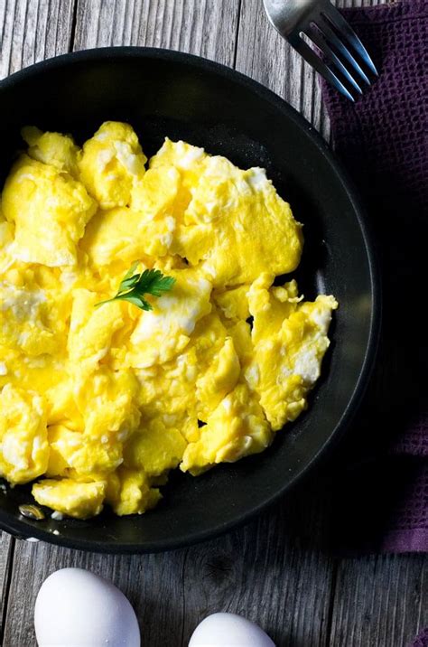 fluffy scrambled eggs