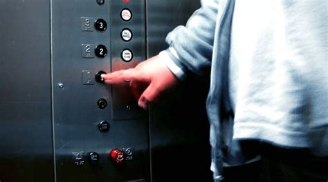 How to Avoid Being Stuck in an Elevator - ComptonHerald