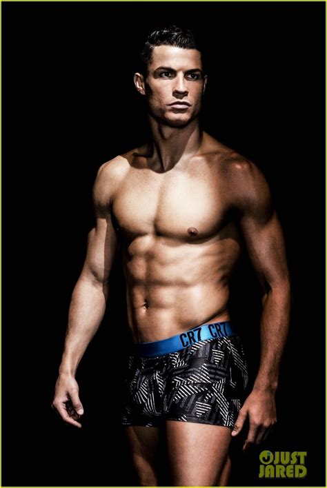 Cristiano Ronaldo Shows His Ripped Body for Underwear Line!: Photo ...