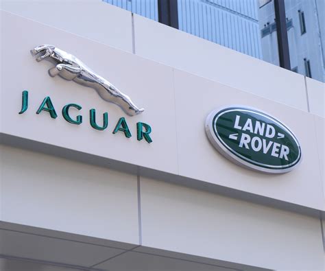 Jaguar Land Rover boss: "tens of thousands" of jobs at risk over Brexit ...