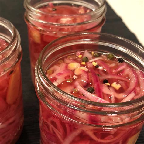 Easy Pickled Red Onions Recipe