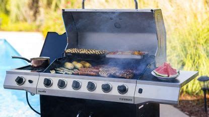 Weber vs Char-Broil - budget brand against fan favorites | Livingetc