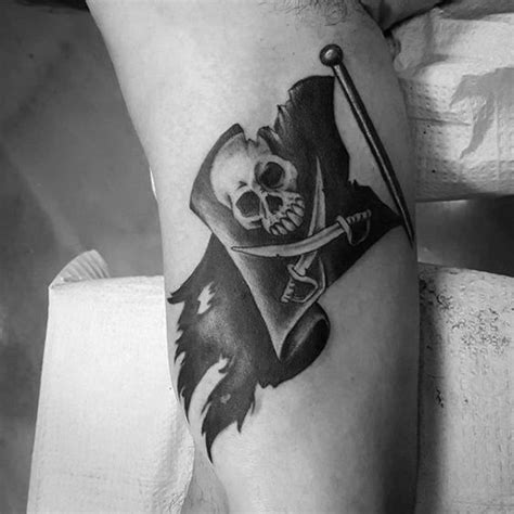 40 pirate flag tattoo designs for men jolly roger ink ideas – Artofit