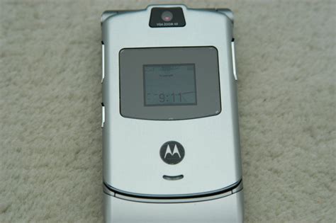 Motorola Razr V3 Review | theVooner.com